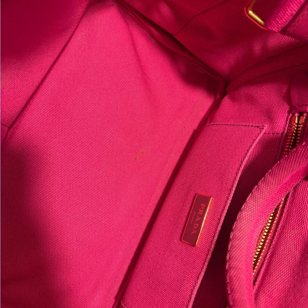 Prada fuxia crossbody in pink - Picture 6 of 17